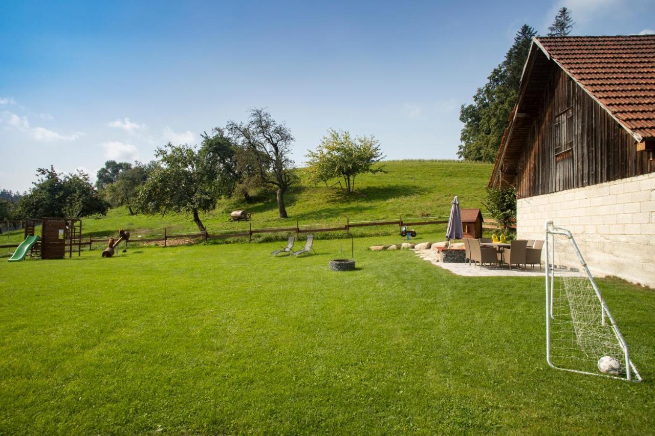 Haus Am See - Ferienwohnungen Neukirch  Exterior foto